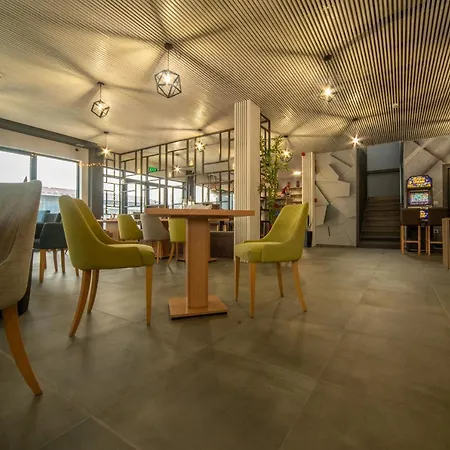 汽车旅馆 Amd Union Caffe & *