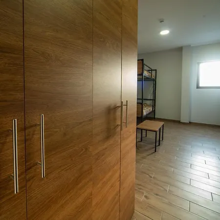 汽车旅馆 Amd Union Caffe & *